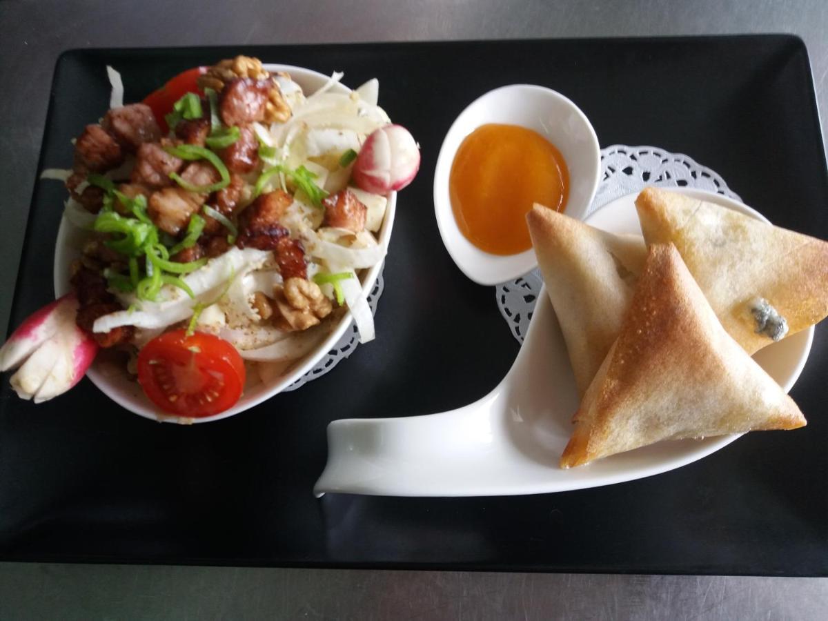 Hotel Restaurant Le Traineau Clelles Экстерьер фото
